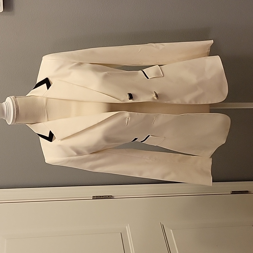 Antonio Melani Ivory and Black Jacket